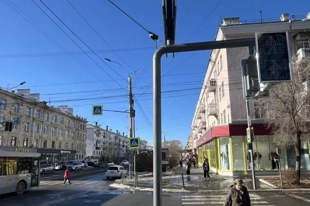 Пикап столкнулся с троллейбусом в Чите, полоса перекрыта