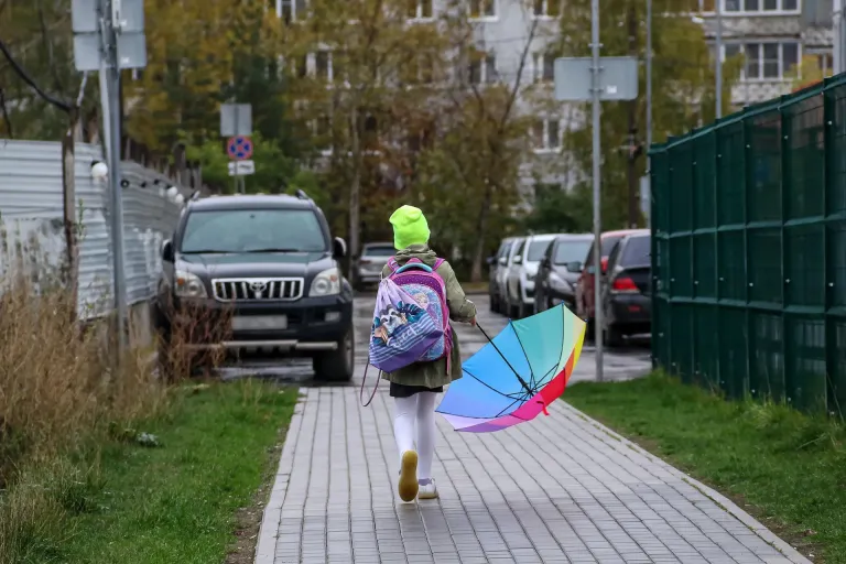 На 10-летнюю девочку повесили 10 млн рублей долгов из-за ошибки СНИЛС